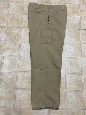Columbia Men's Chinos in Khaki Tan Size 38x30